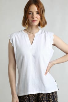 Tassie Scalloped Edge Linen Rich Vest White